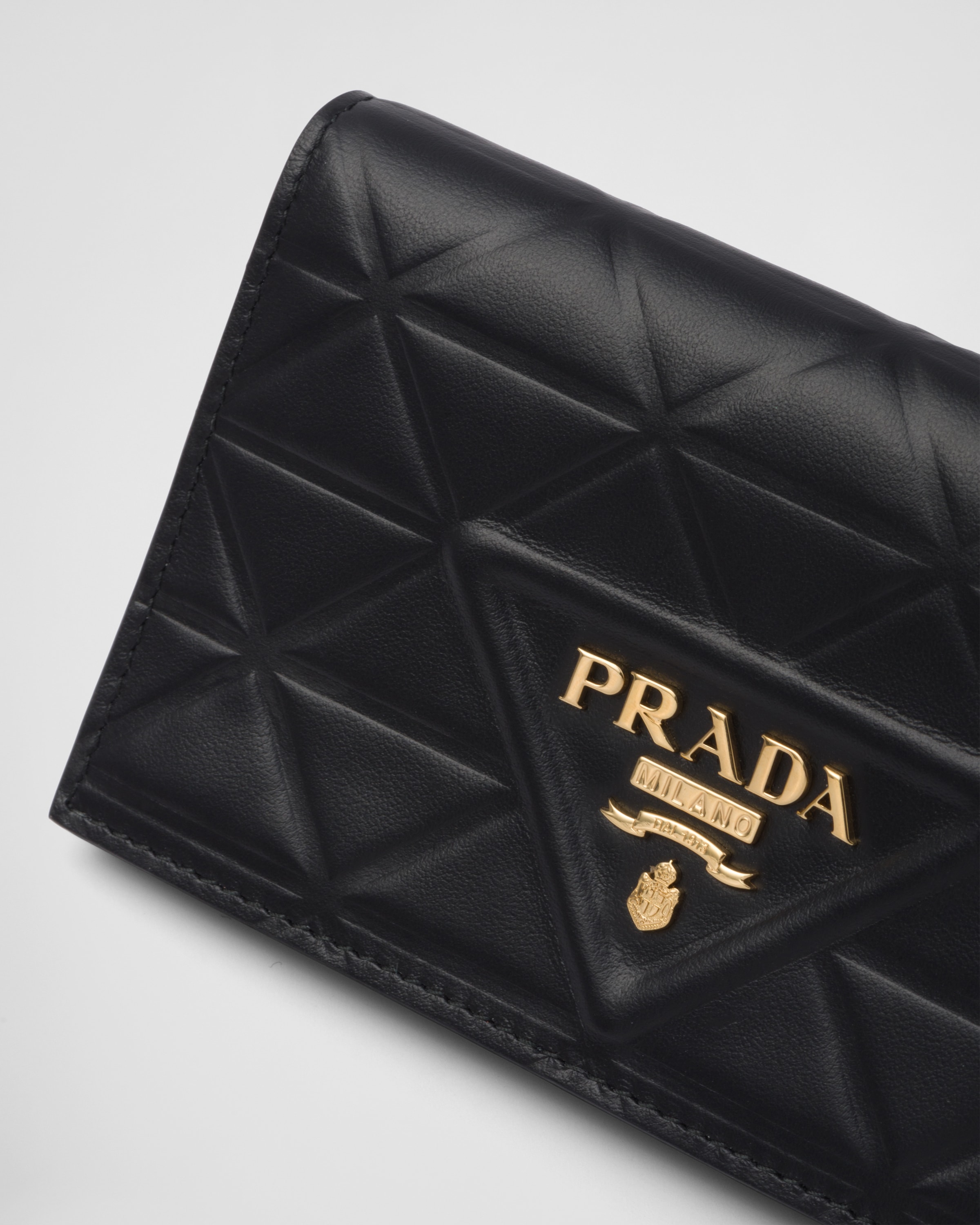 Prada shop quilted wallet