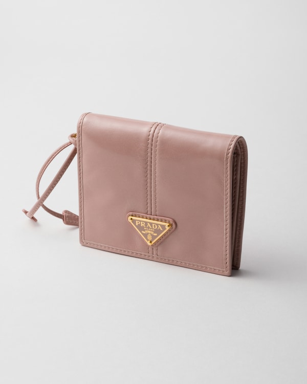 محفظة جلد صغيرة محفظة جلد صغيرة