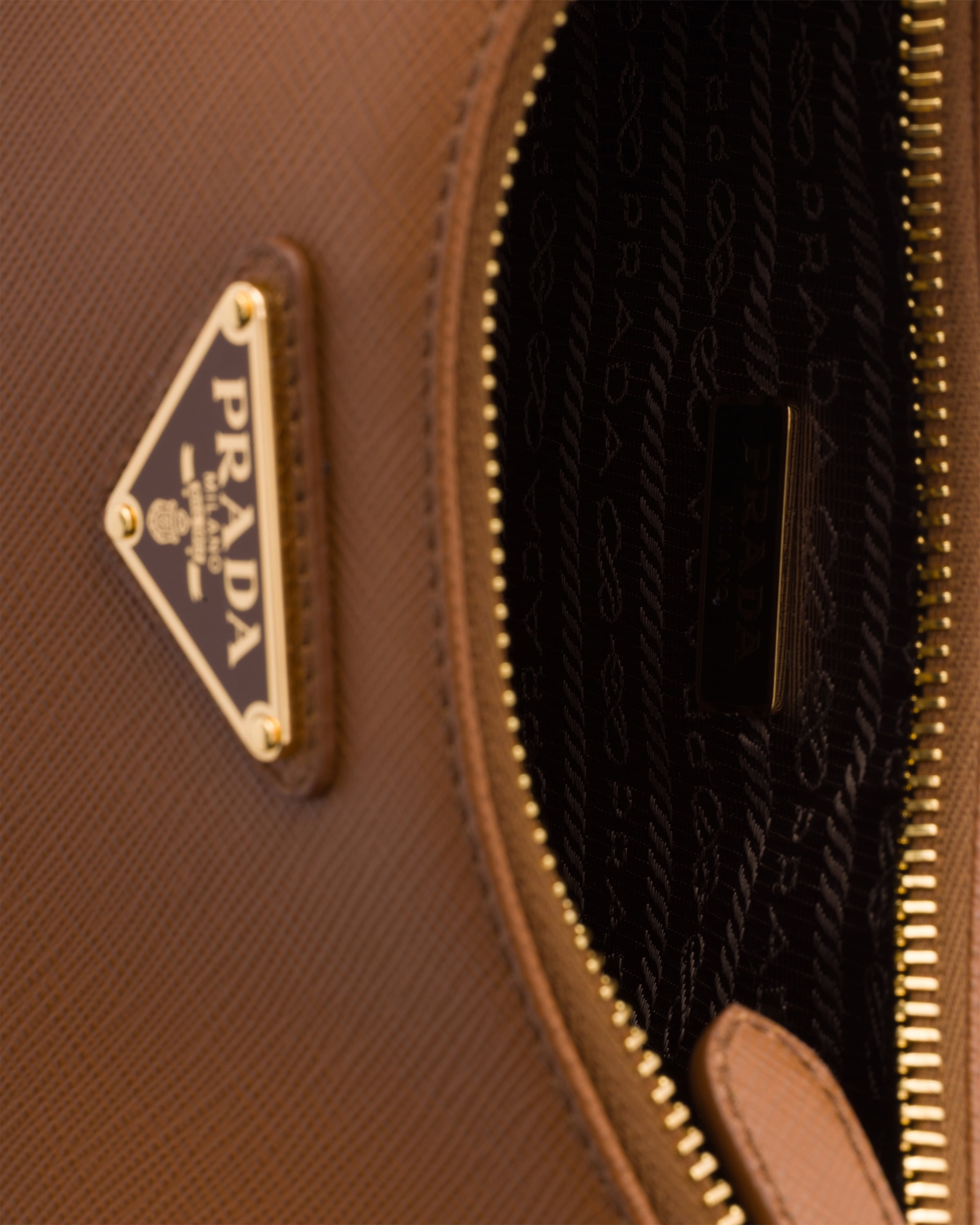Mini borsa Prada Re-Edition 2005 in Saffiano