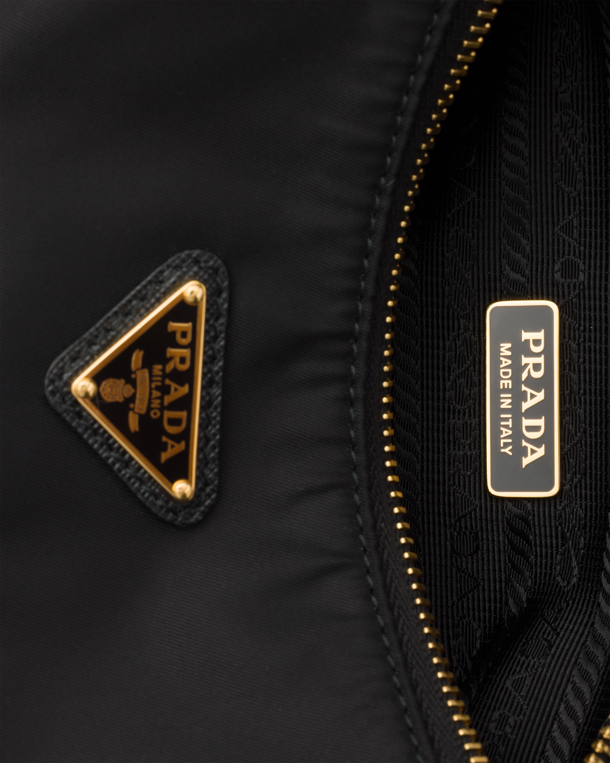 ブラック プラダ Re-edition 2008 Re-nylon ミニバッグ | PRADA - 日本