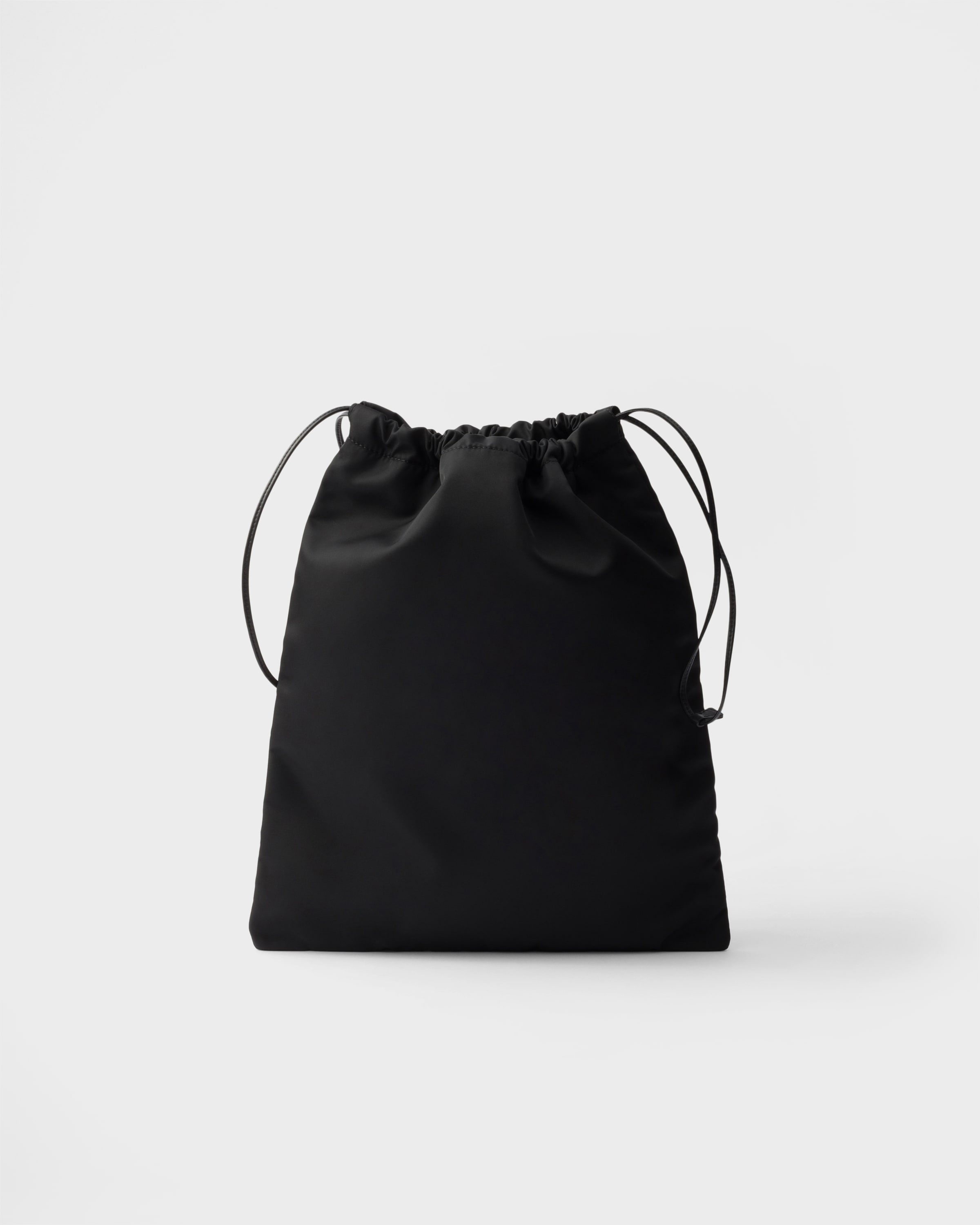 ブラック プラダ ウィッシュ Re-Nylon ポーチ | PRADA - 日本
