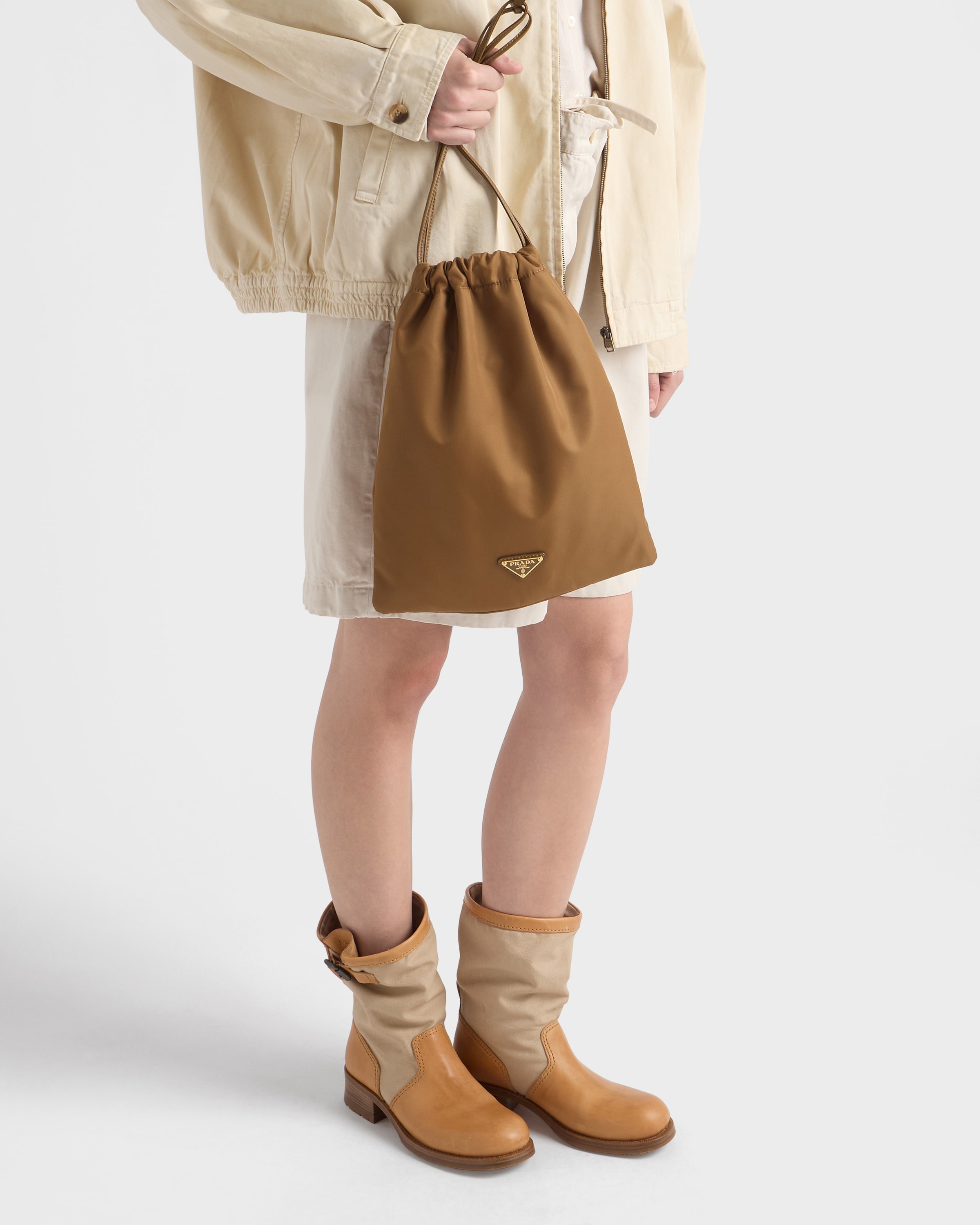 バッグ PRADA Khaki Nylon Drawstring Pouch Y2K Brandy Prada Wish Re-Nylon pouch | PRADA - United States