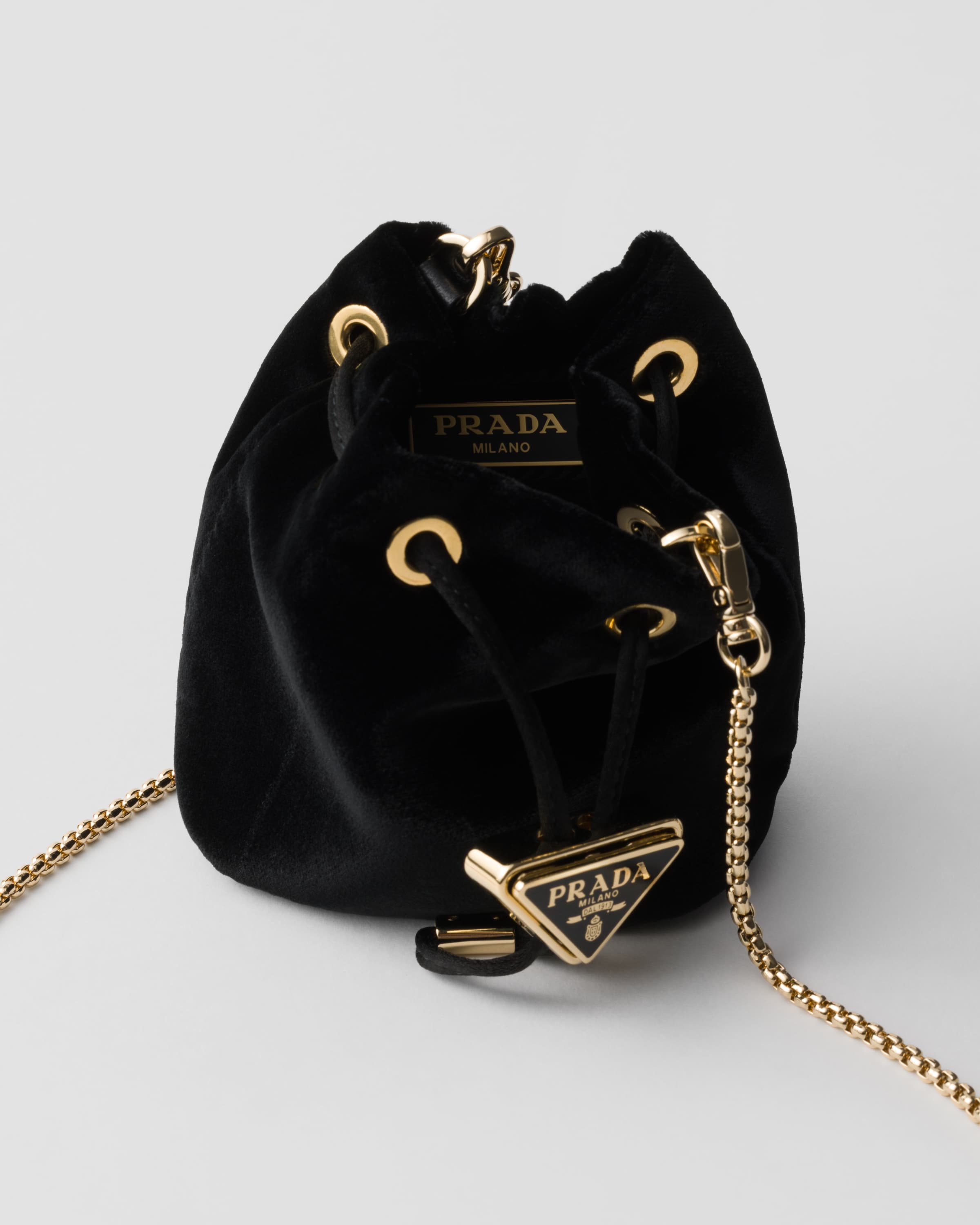 Prada Re-nylon Pouch Handbag In Schwarz