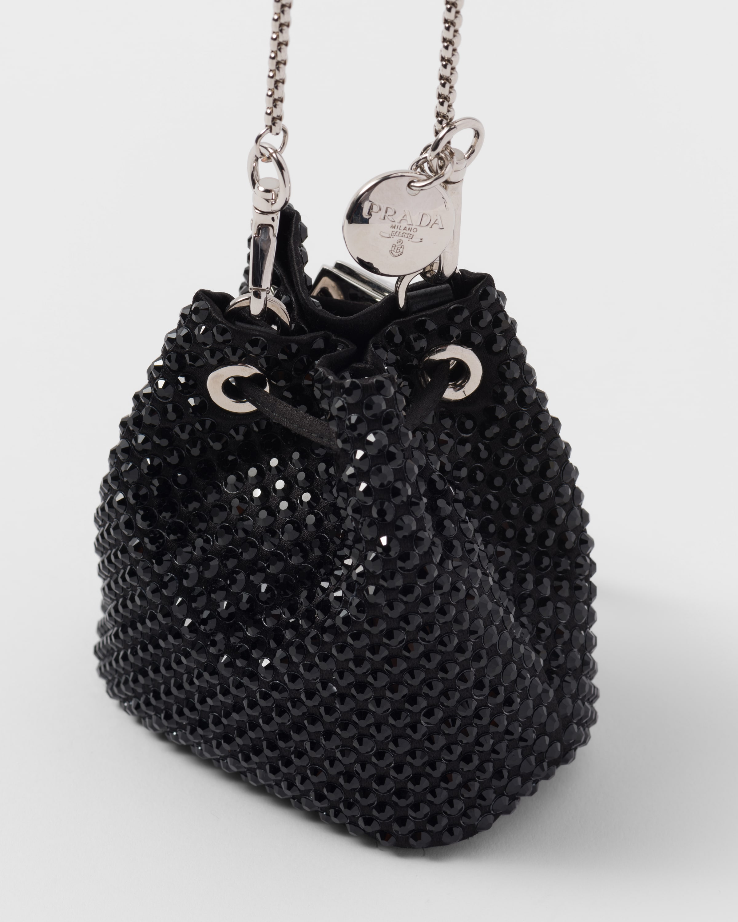 早い者勝ち!EXPRESS便可◎ PRADA ストラップ付 ミニハンドバッグ PRADA☆ソフトパッド入りRe-Nylonミニハンドバッグ ブラック