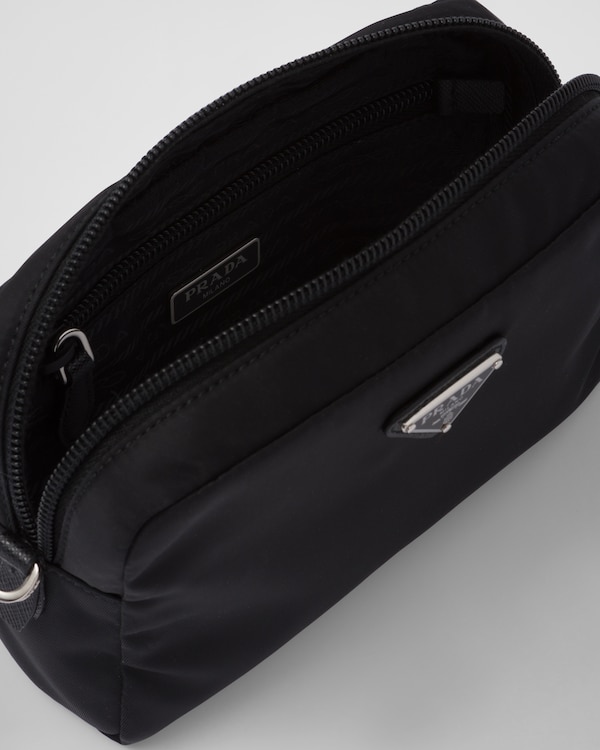 حقيبة بوشيه صغيرة من الرينايلون حقيبة بوشيه صغيرة من الرينايلون