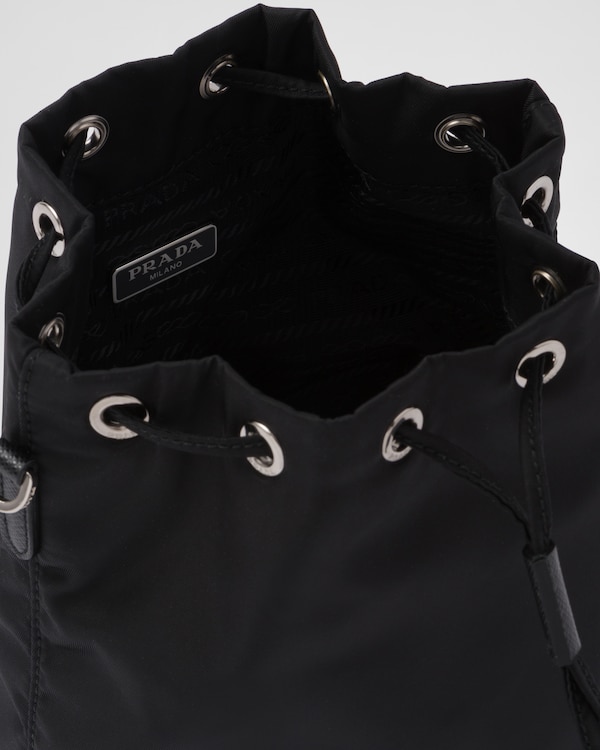 Mini nécessaire em Re-Nylon Mini nécessaire em Re-Nylon