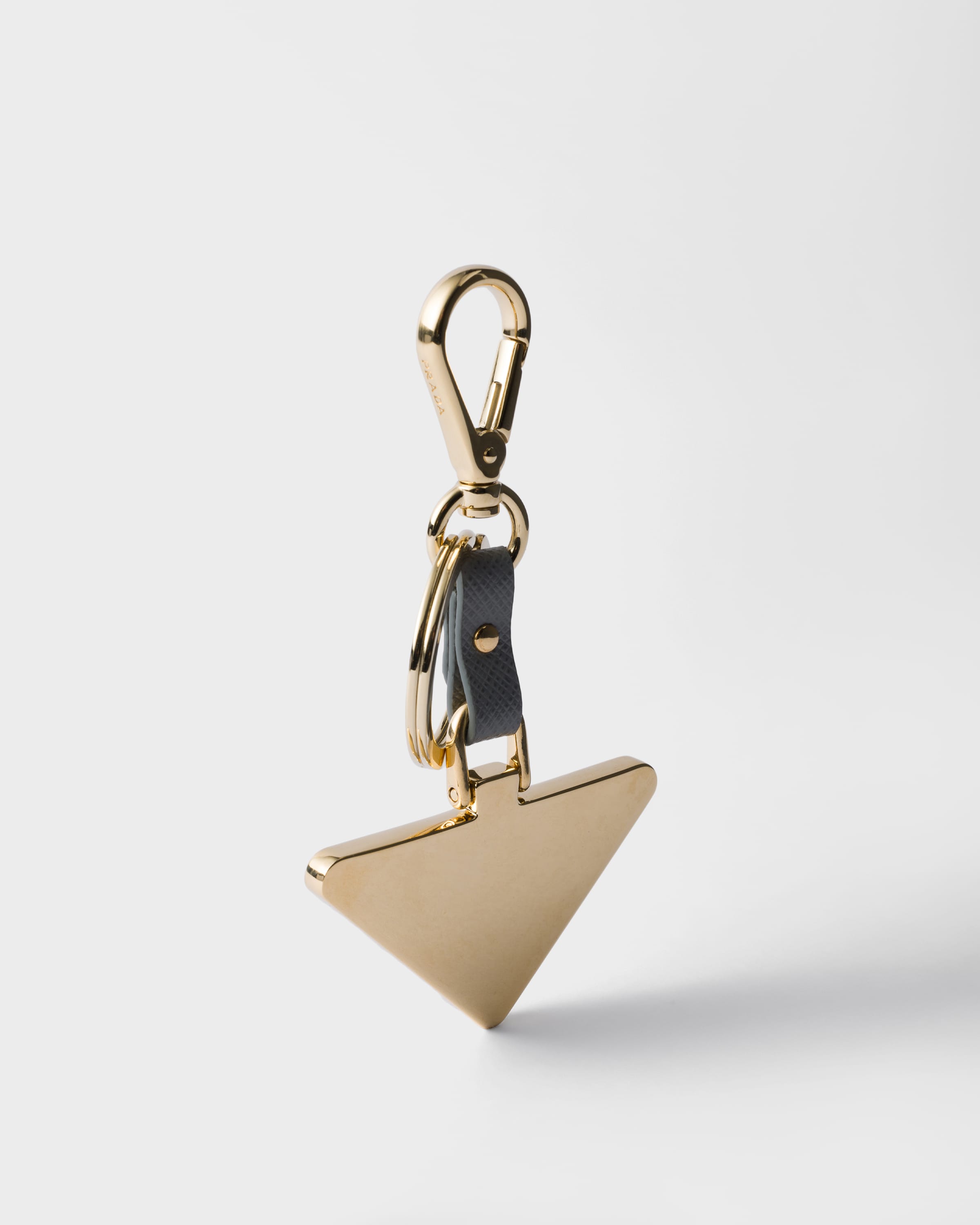 クレイグレー サフィアーノレザー X メタル キーチェーン | PRADA - 日本