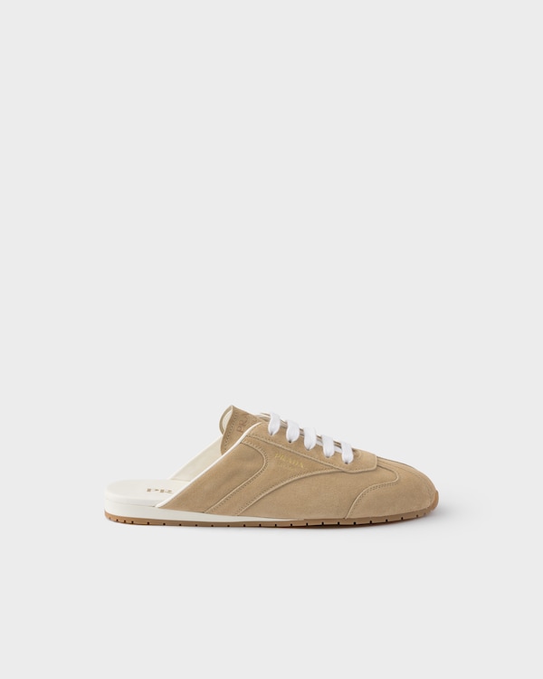 حذاء بكعب من الجلد السويدي - بيج فاتح حذاء بكعب من الجلد السويدي - بيج فاتح