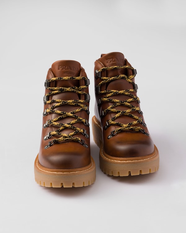 Leather laced booties Leather laced booties