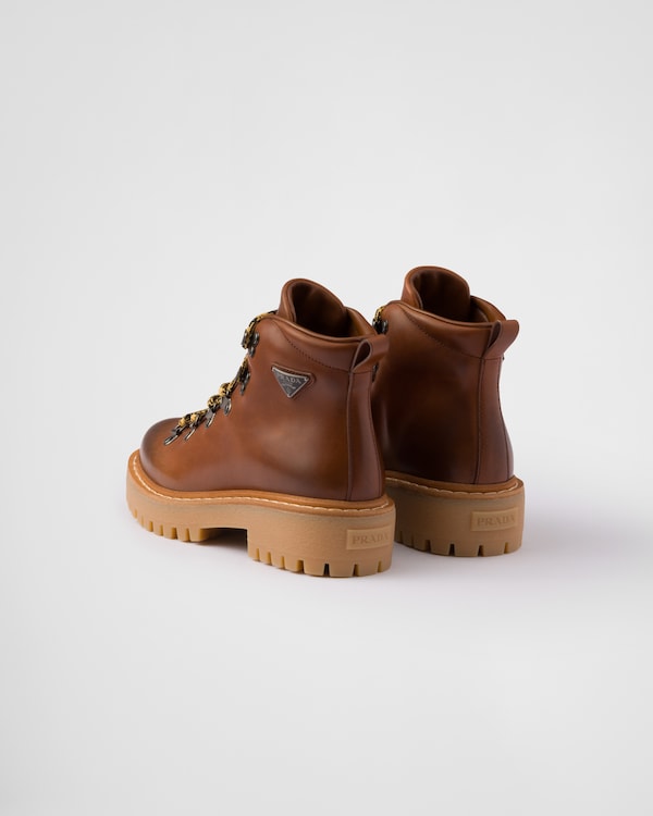 Leather laced booties Leather laced booties