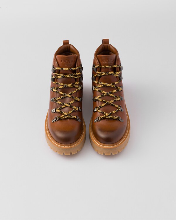 Leather laced booties Leather laced booties