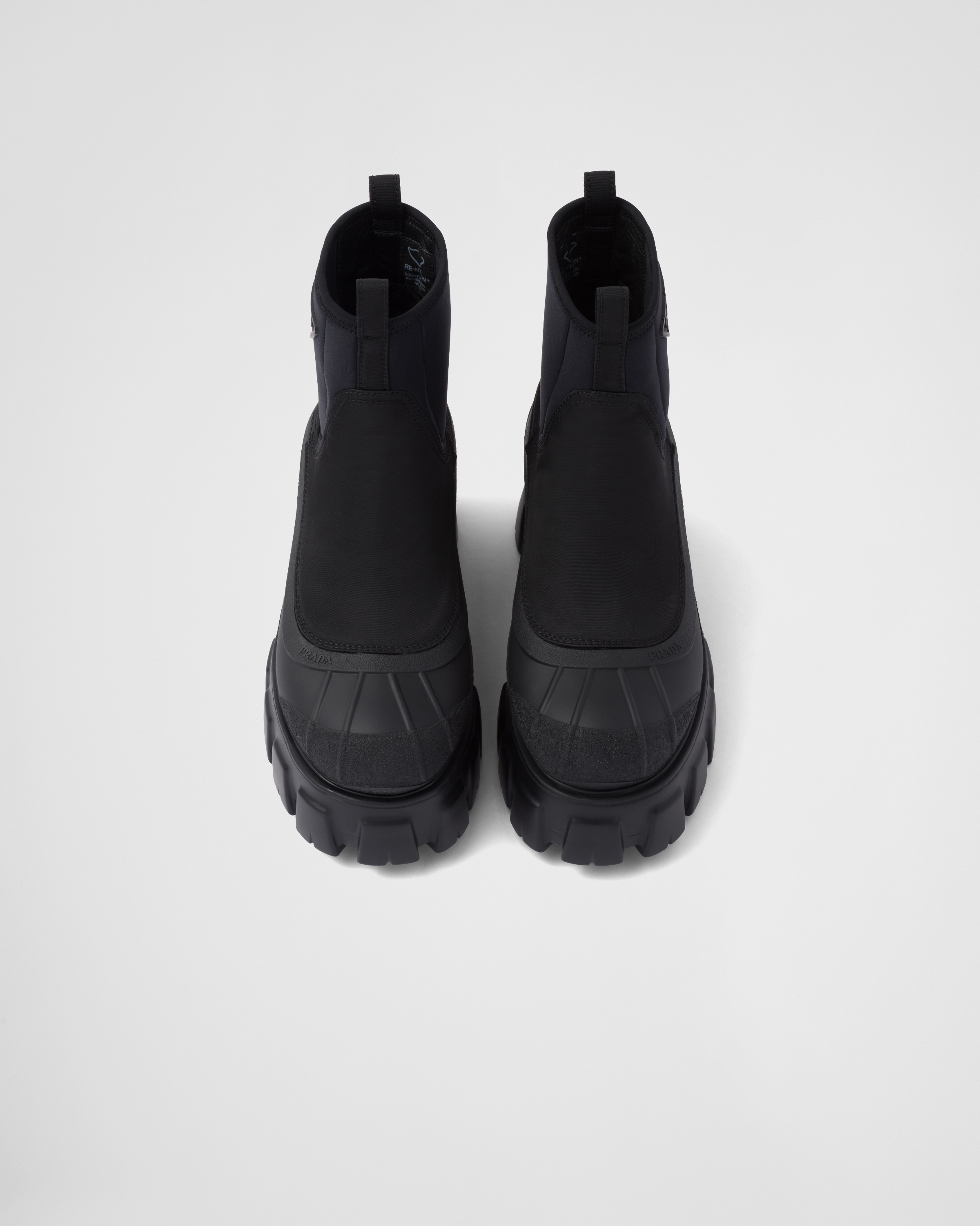 ブラック プラダ モノリス ナイロンギャバジン ブーツ | PRADA