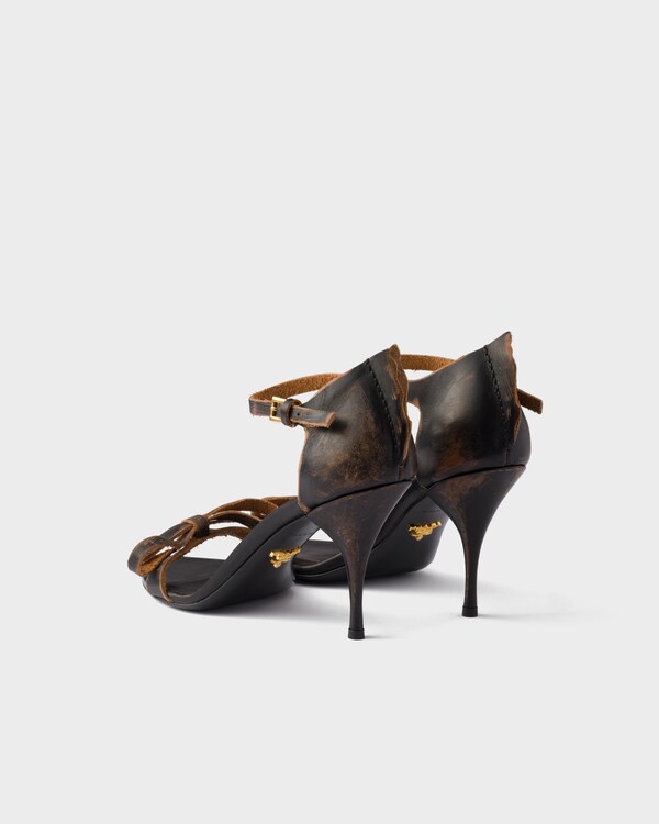 皮革蝴蝶结凉鞋 - 黑色/棕色 皮革蝴蝶结凉鞋 - 黑色/棕色
