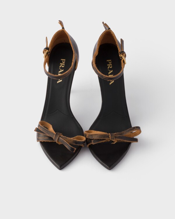 皮革蝴蝶结凉鞋 - 黑色/棕色 皮革蝴蝶结凉鞋 - 黑色/棕色