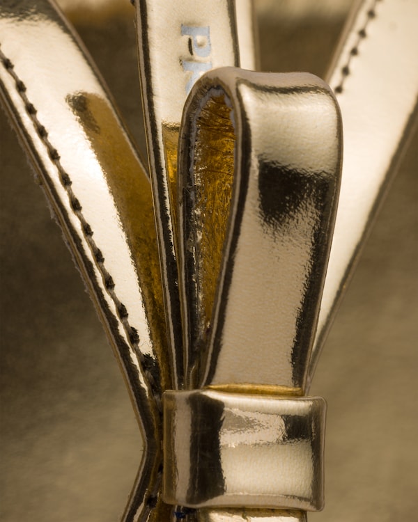 Flat metallic leather sandals - Platinum Flat metallic leather sandals - Platinum