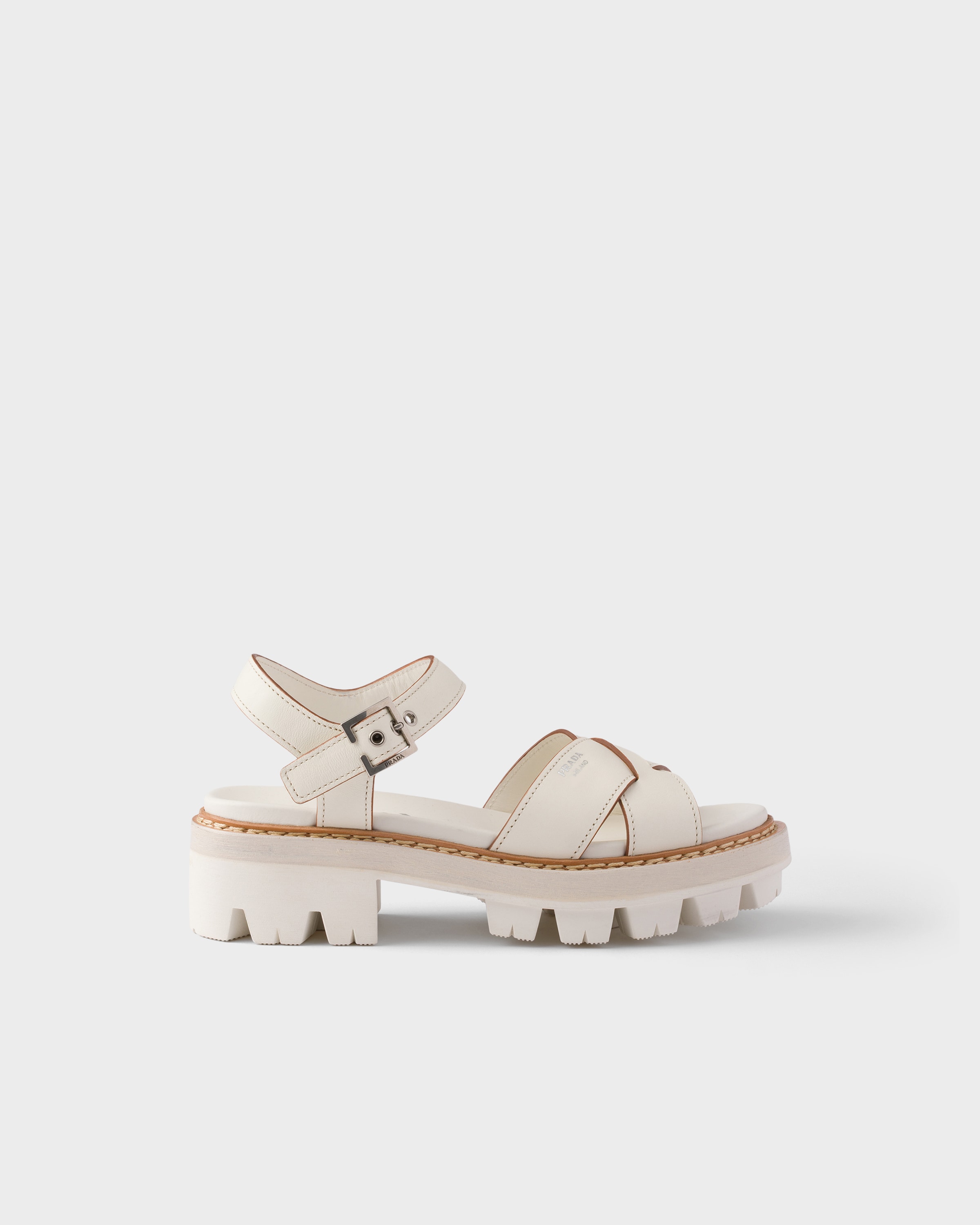 チョークホワイト レザー サンダル | PRADA - 日本