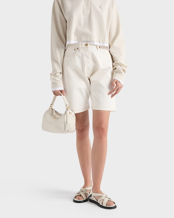 صندل من الجلد المعتَّق - أبيض طباشيري صندل من الجلد المعتَّق - أبيض طباشيري