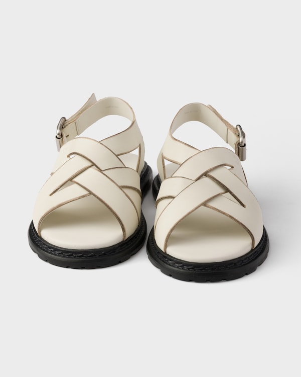 صندل من الجلد المعتَّق - أبيض طباشيري صندل من الجلد المعتَّق - أبيض طباشيري