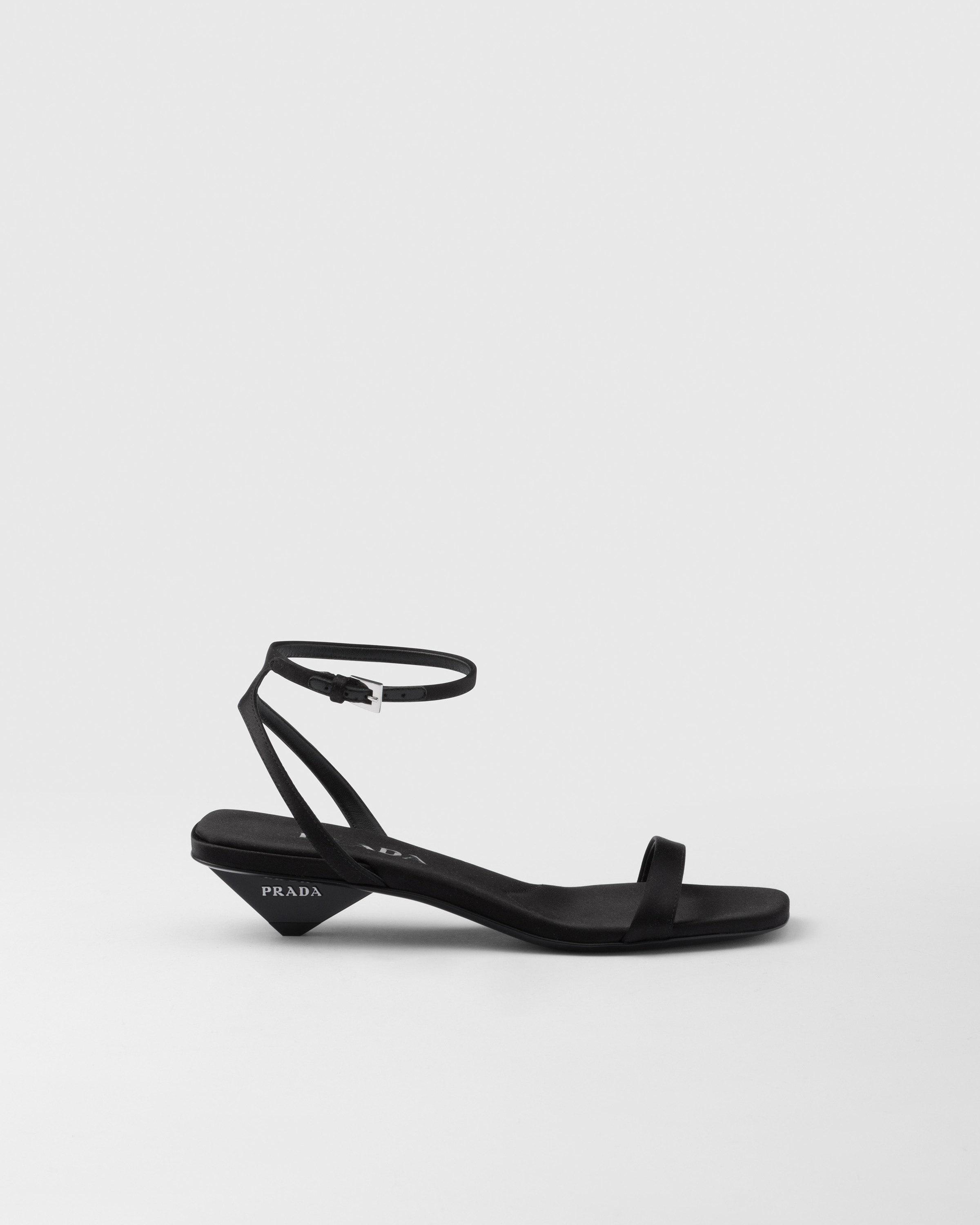 Shop Prada Sandalen Aus Satin In Black