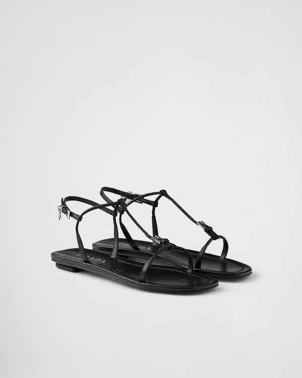 サンダル・ミュール PRADA Black leather thong slippers (1Y503NF005011 F0002) Black Leather thong sandals | PRADA