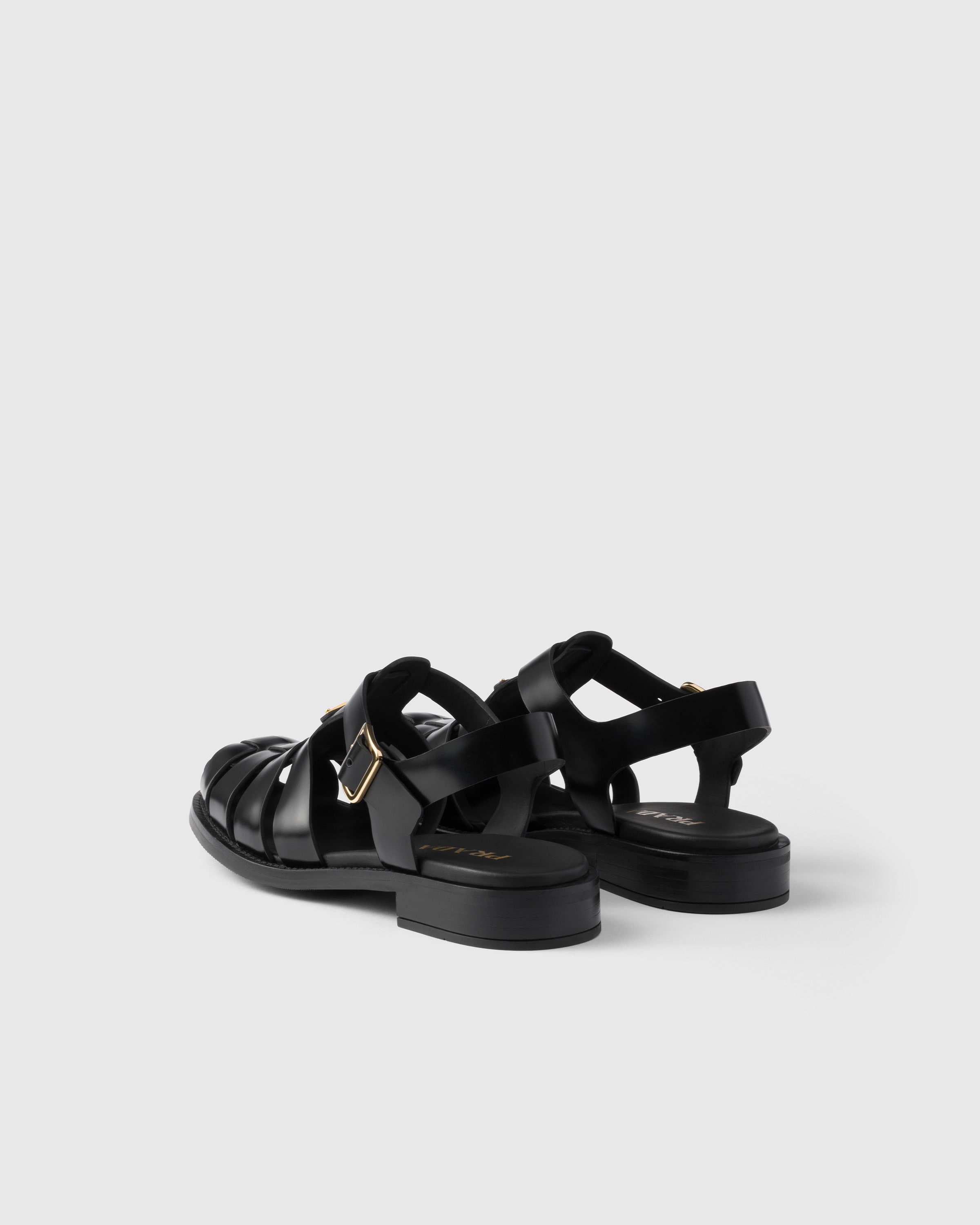 ブラック ブラッシュドレザー フィッシャーマンサンダル | PRADA