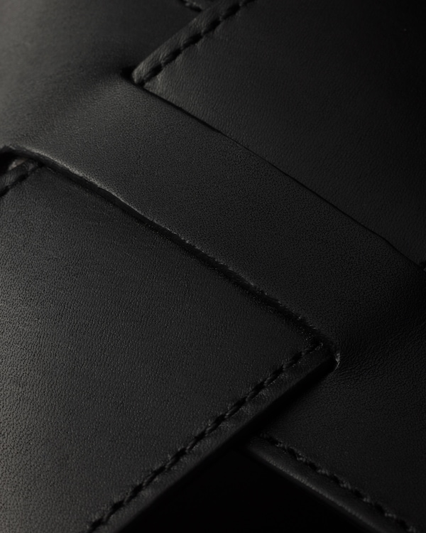 Leather crisscross sandals Leather crisscross sandals