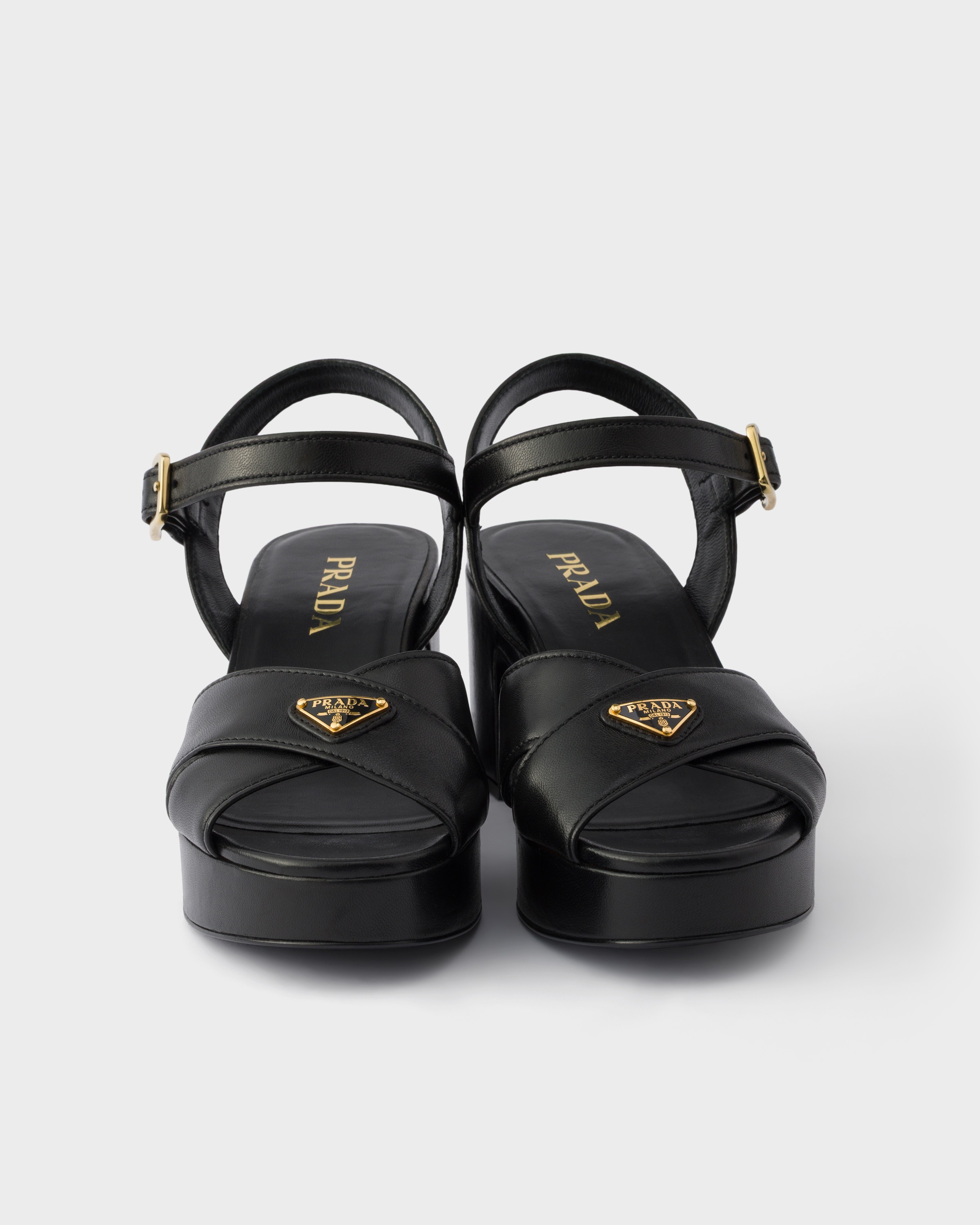 ブラック ナッパレザー プラットフォームサンダル | PRADA - 日本
