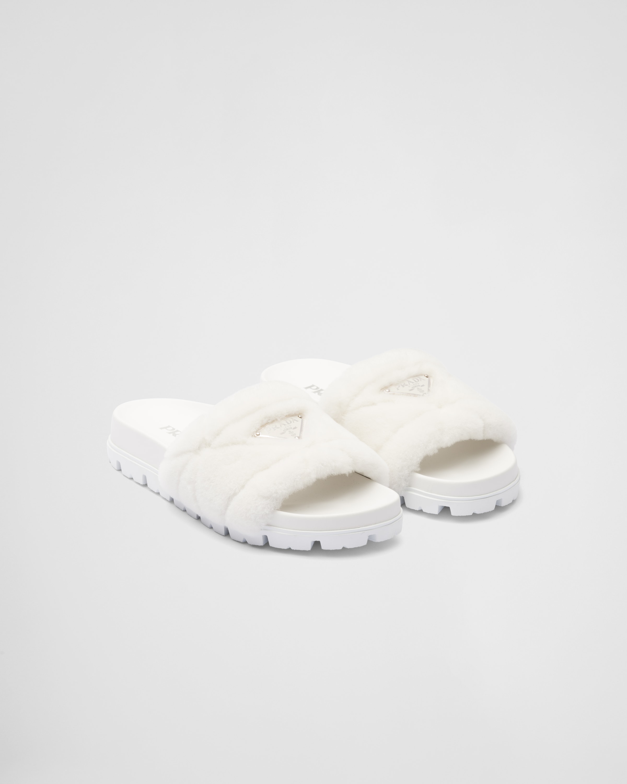 Shearling slides
