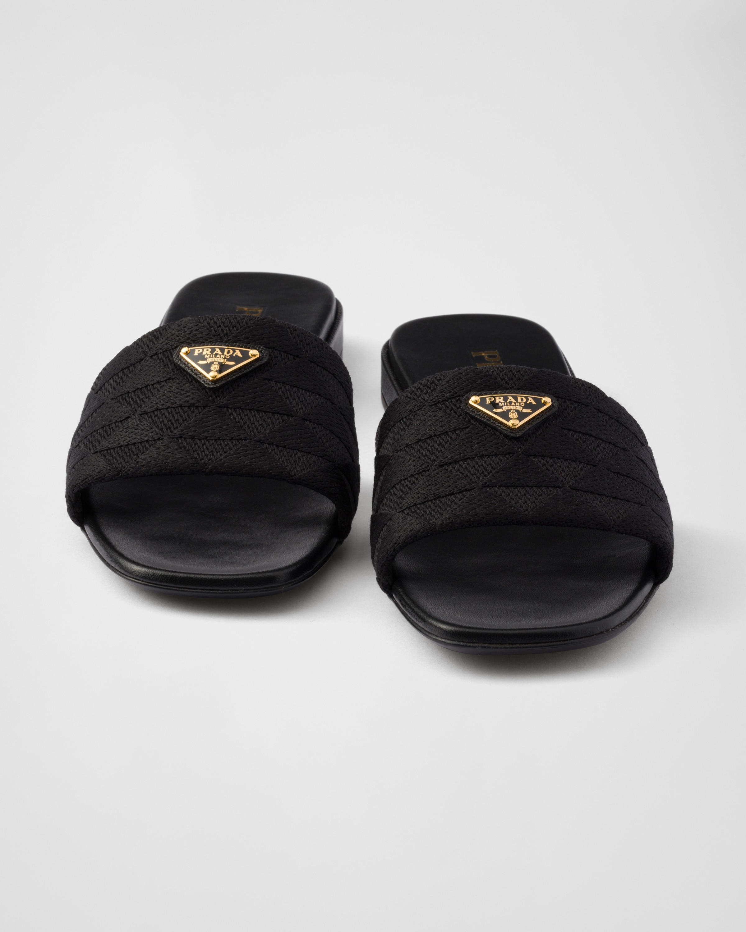 サンダル・ミュール PRADA Embroidered Fabric Slippers Prada Embroidered Sandals | Black | FARFETCH
