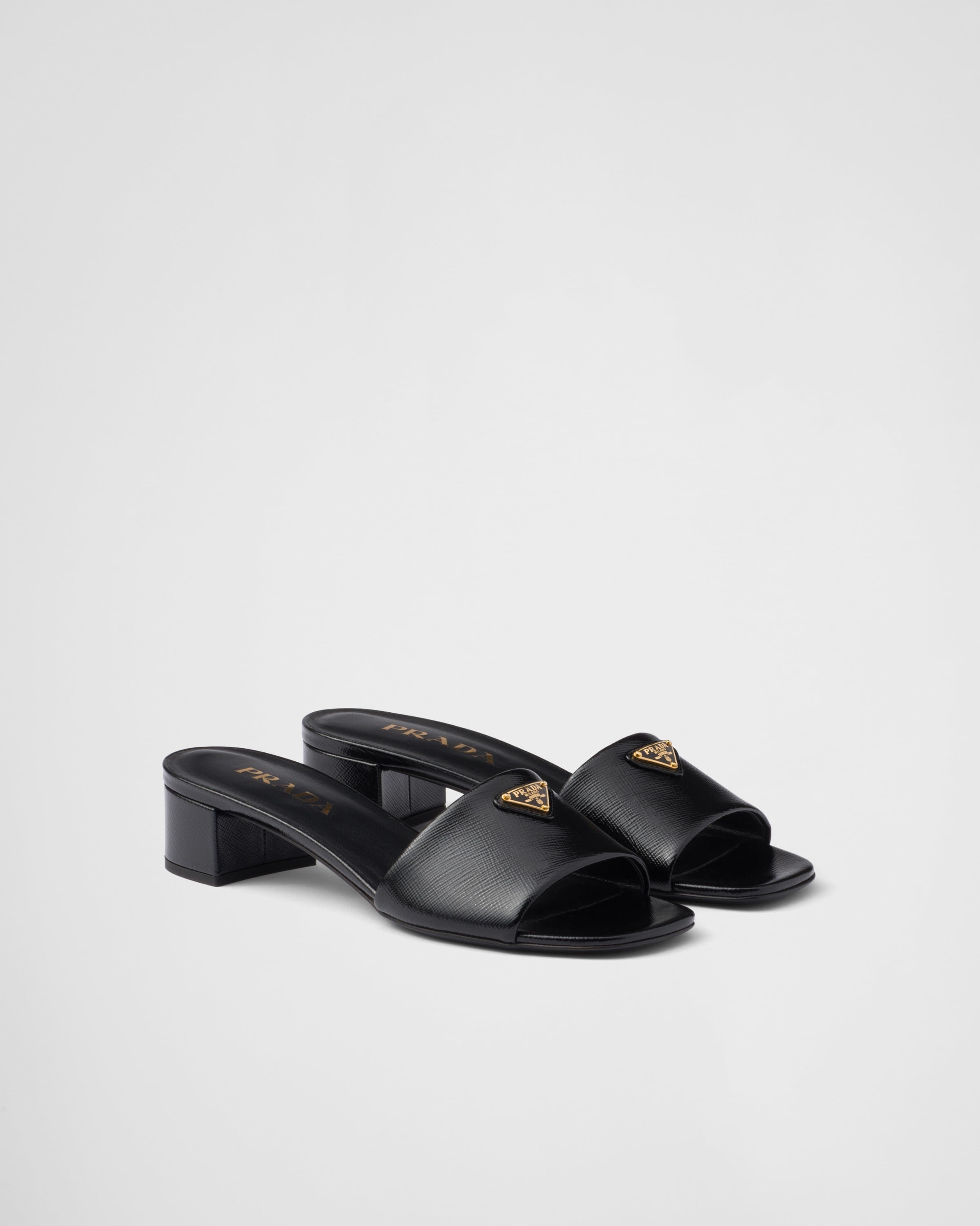 【コンビニ受取対応商品】 ブラック PRADA | サンダル サフィアーノパテントレザー 靴
