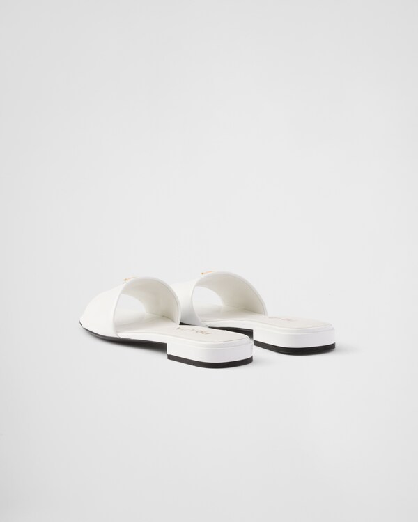 صندل مفتوح من الخلف من جلد "سافيانو" اللمّاع - أبيض صندل مفتوح من الخلف من جلد "سافيانو" اللمّاع - أبيض