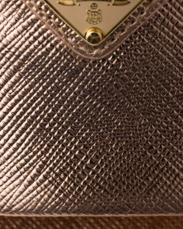 صندل مفتوح من الخلف من جلد "سافيانو" اللمّاع - زهري فاتح صندل مفتوح من الخلف من جلد "سافيانو" اللمّاع - زهري فاتح