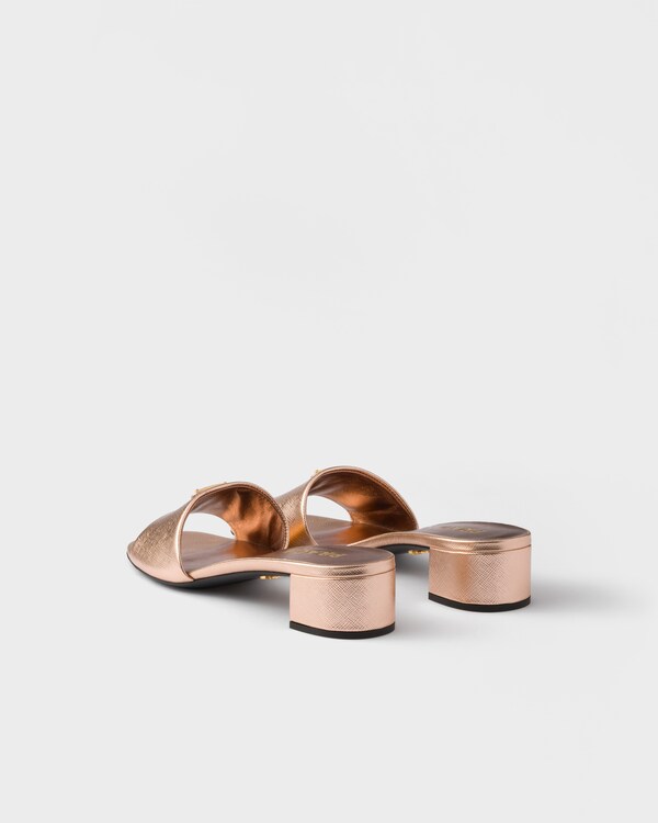 صندل مفتوح من الخلف من جلد "سافيانو" اللمّاع - زهري فاتح صندل مفتوح من الخلف من جلد "سافيانو" اللمّاع - زهري فاتح