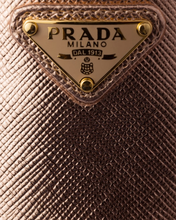 صندل من جلد "سافيانو" لمّاع - زهري فاتح صندل من جلد "سافيانو" لمّاع - زهري فاتح