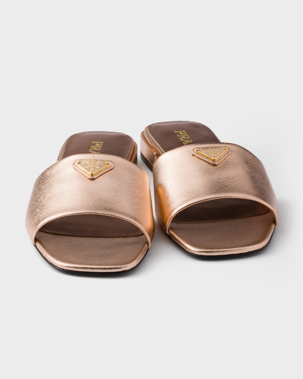 صندل من جلد "سافيانو" لمّاع - زهري فاتح صندل من جلد "سافيانو" لمّاع - زهري فاتح