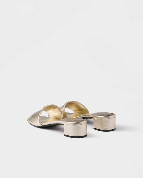 صندل من جلد "سافيانو" لمّاع - بيريت صندل من جلد "سافيانو" لمّاع - بيريت