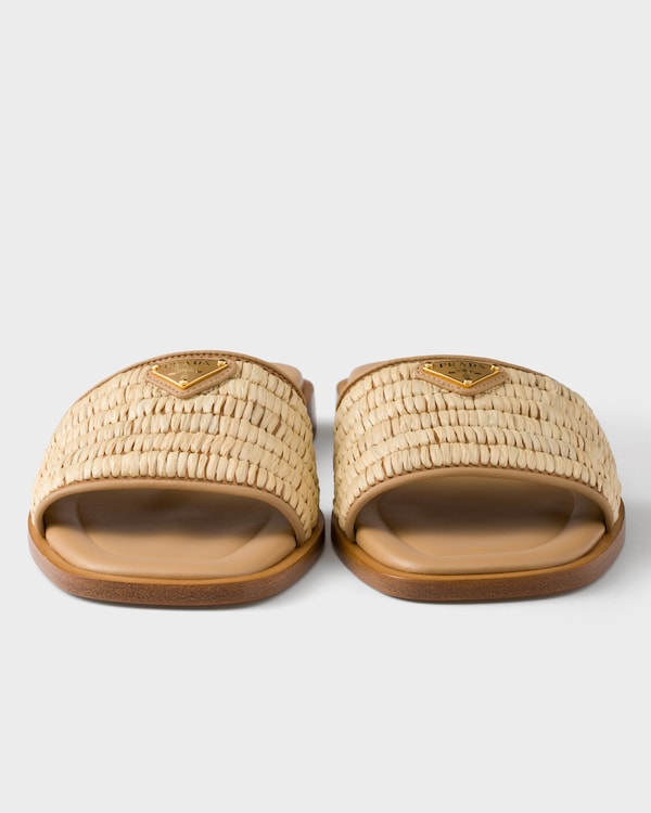 Leather slides with crochet details Leather slides with crochet details