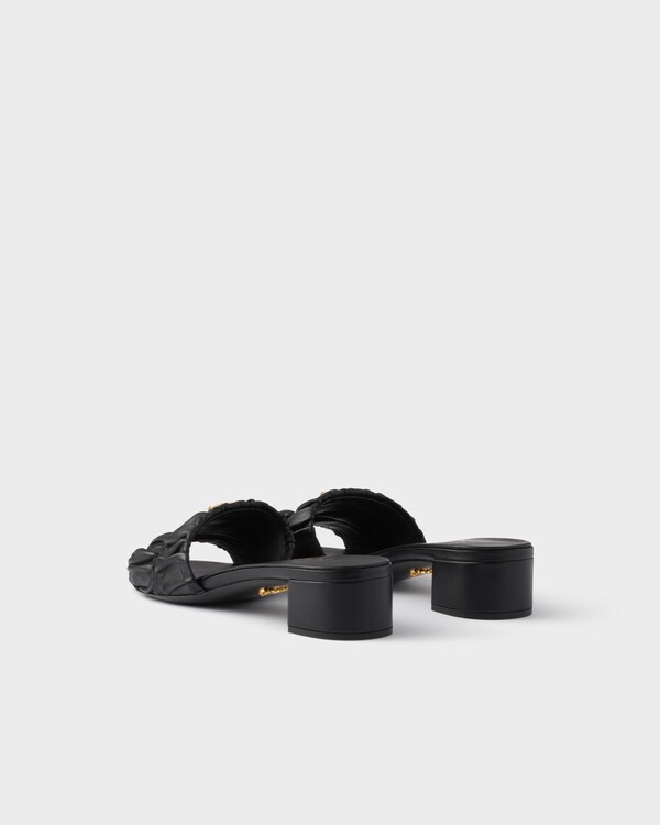 صندل مفتوح من جلد نابا ماتلاسي - أسود صندل مفتوح من جلد نابا ماتلاسي - أسود