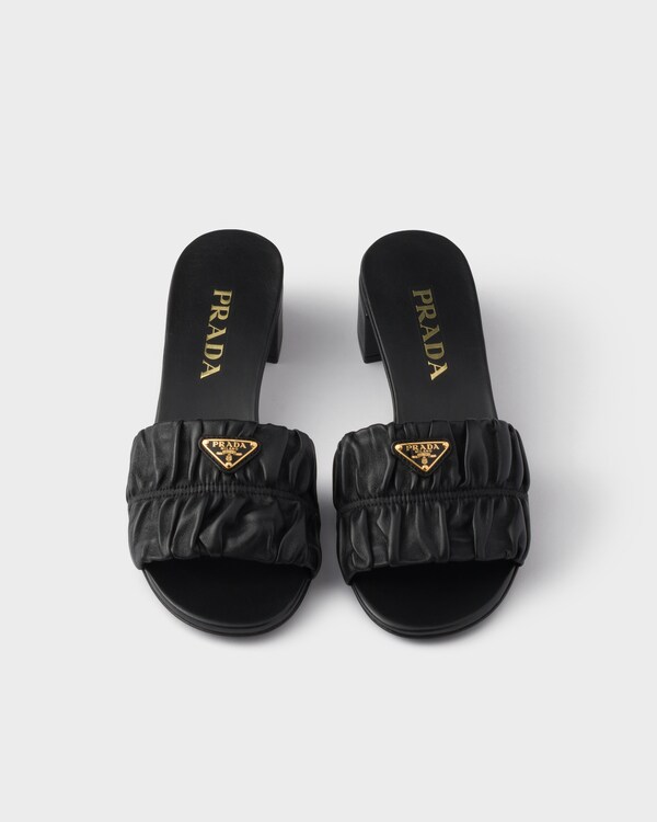 صندل مفتوح من جلد نابا ماتلاسي - أسود صندل مفتوح من جلد نابا ماتلاسي - أسود