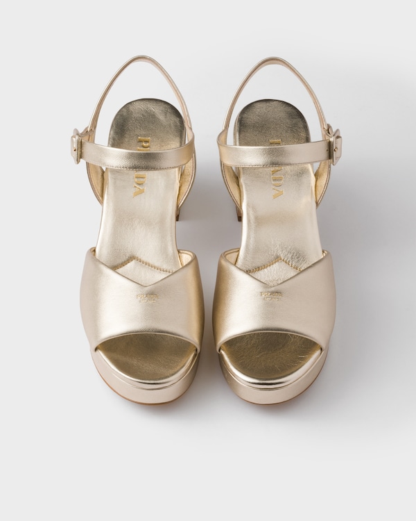 صنادل مبطنة من جلد نابا صنادل مبطنة من جلد نابا