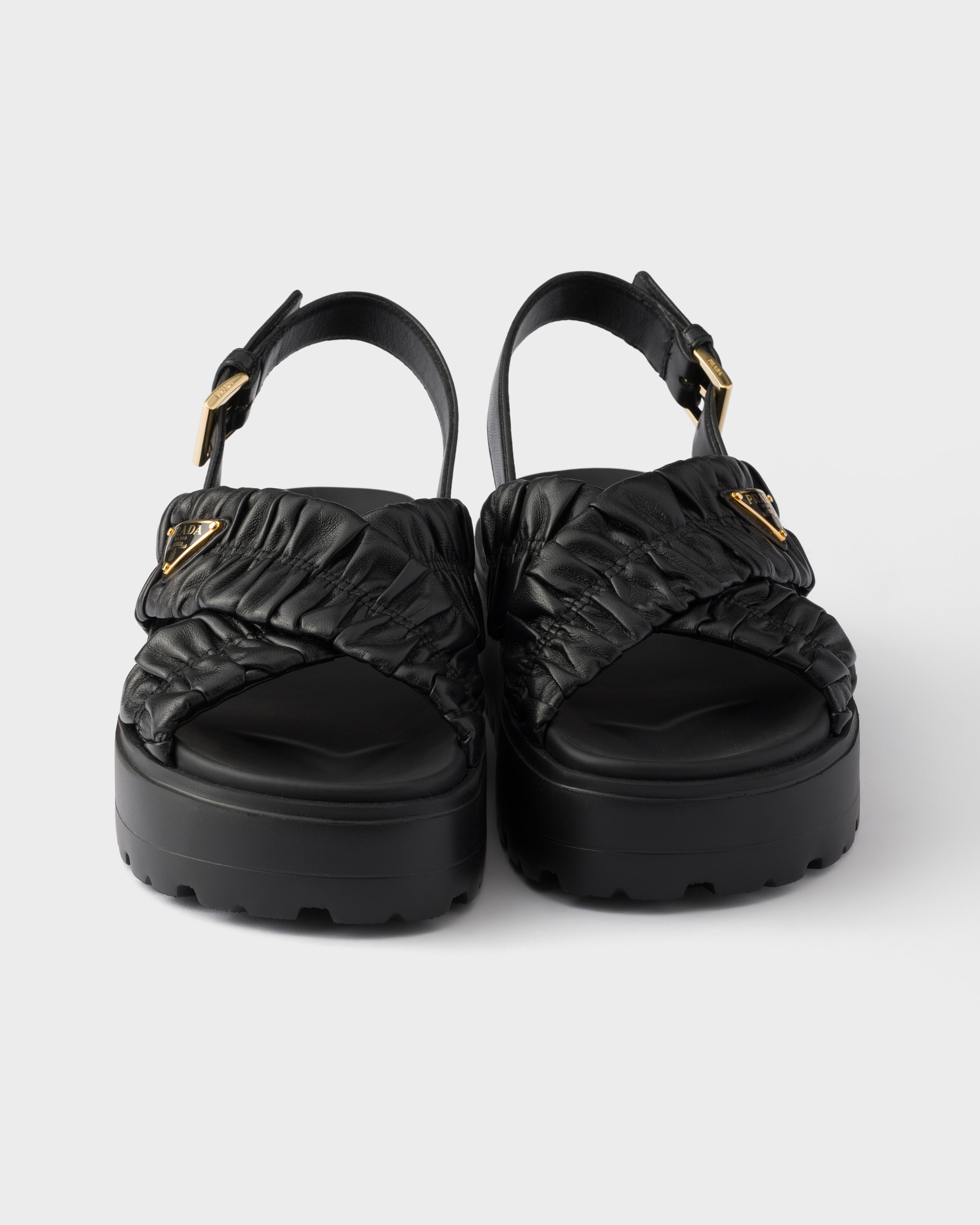 ブラック マテラッセレザー フラットフォームサンダル | PRADA - 日本