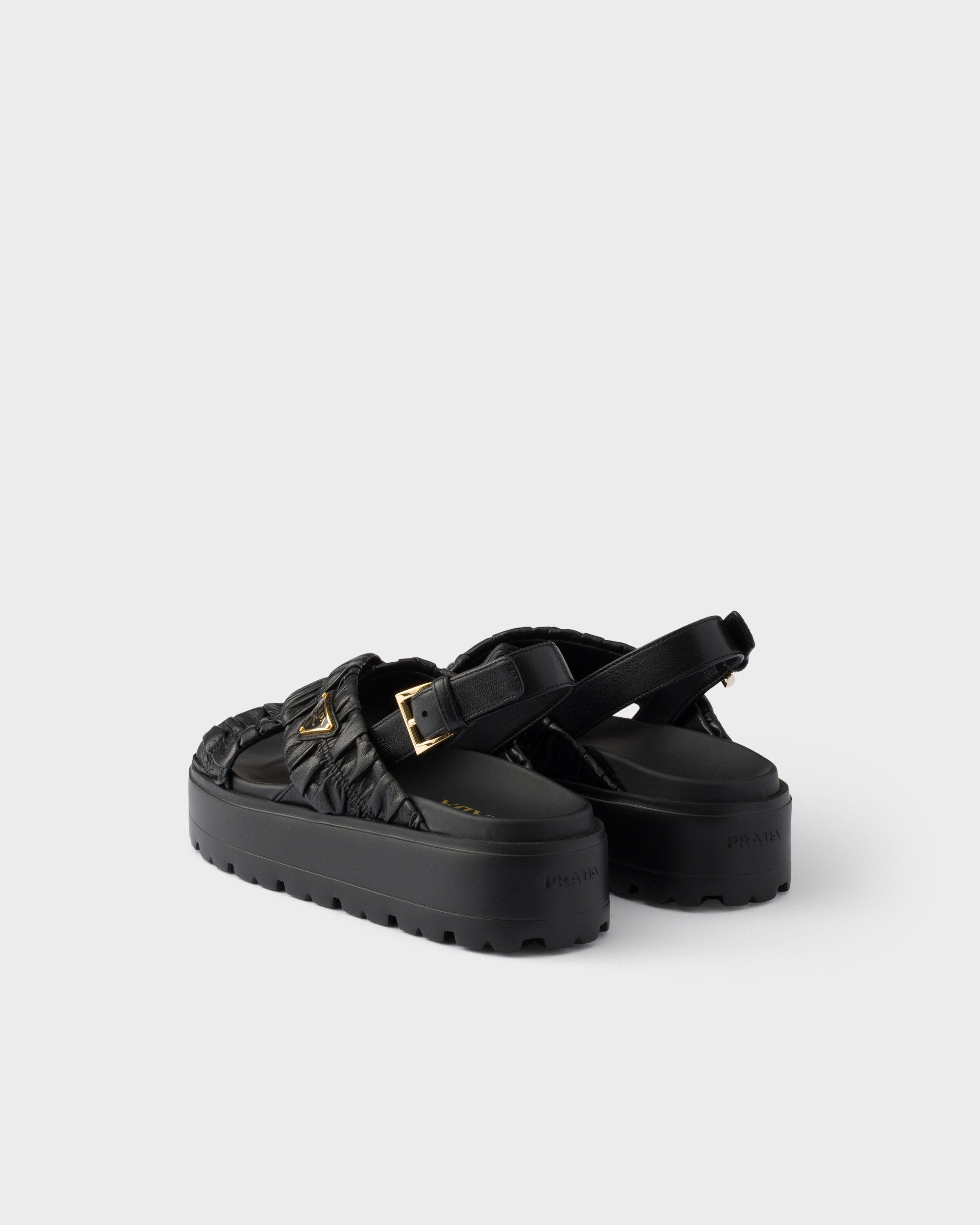 ブラック マテラッセレザー フラットフォームサンダル | PRADA - 日本