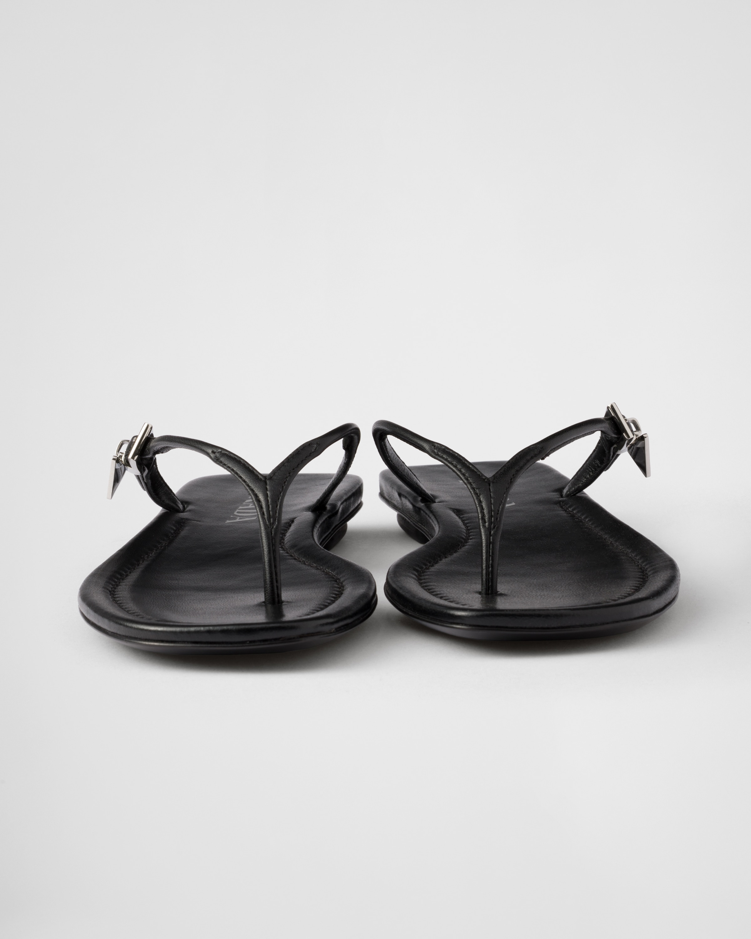 サンダル・ミュール PRADA Black Leather Thong Slippers Prada Black Leather Thong Slippers | italist
