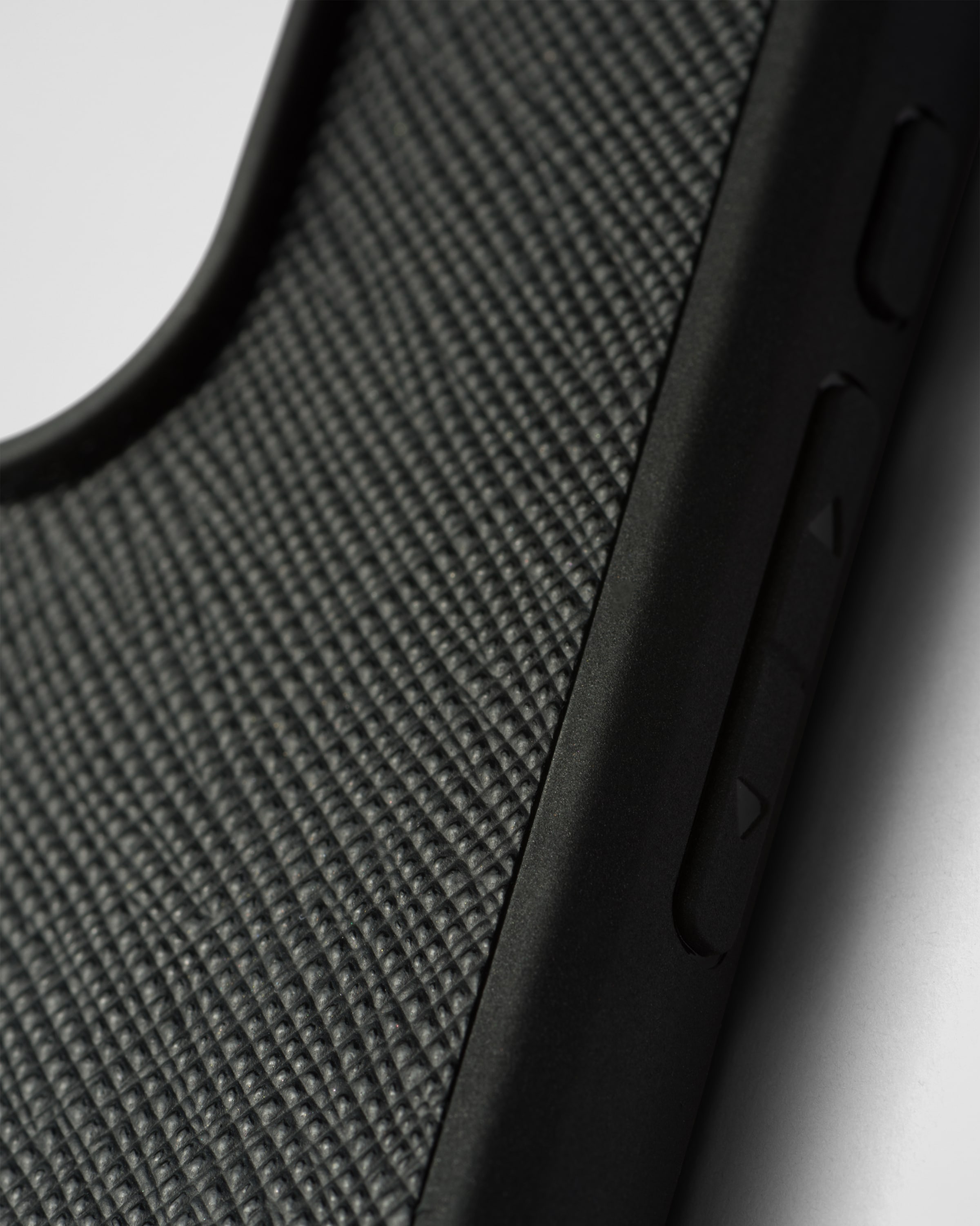 ◆PRADA 最新作◆サフィアーノレザー iPhone15Proケース/Black◆ Black Saffiano Leather Cover For Iphone 15 Pro | PRADA