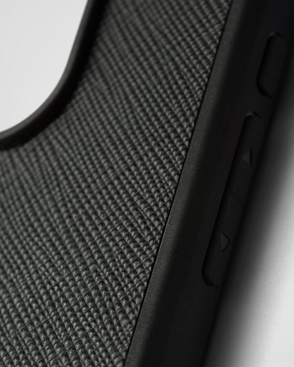 غطاء هاتف iPhone 15 Pro من جلد سافيانو - أسود غطاء هاتف iPhone 15 Pro من جلد سافيانو - أسود