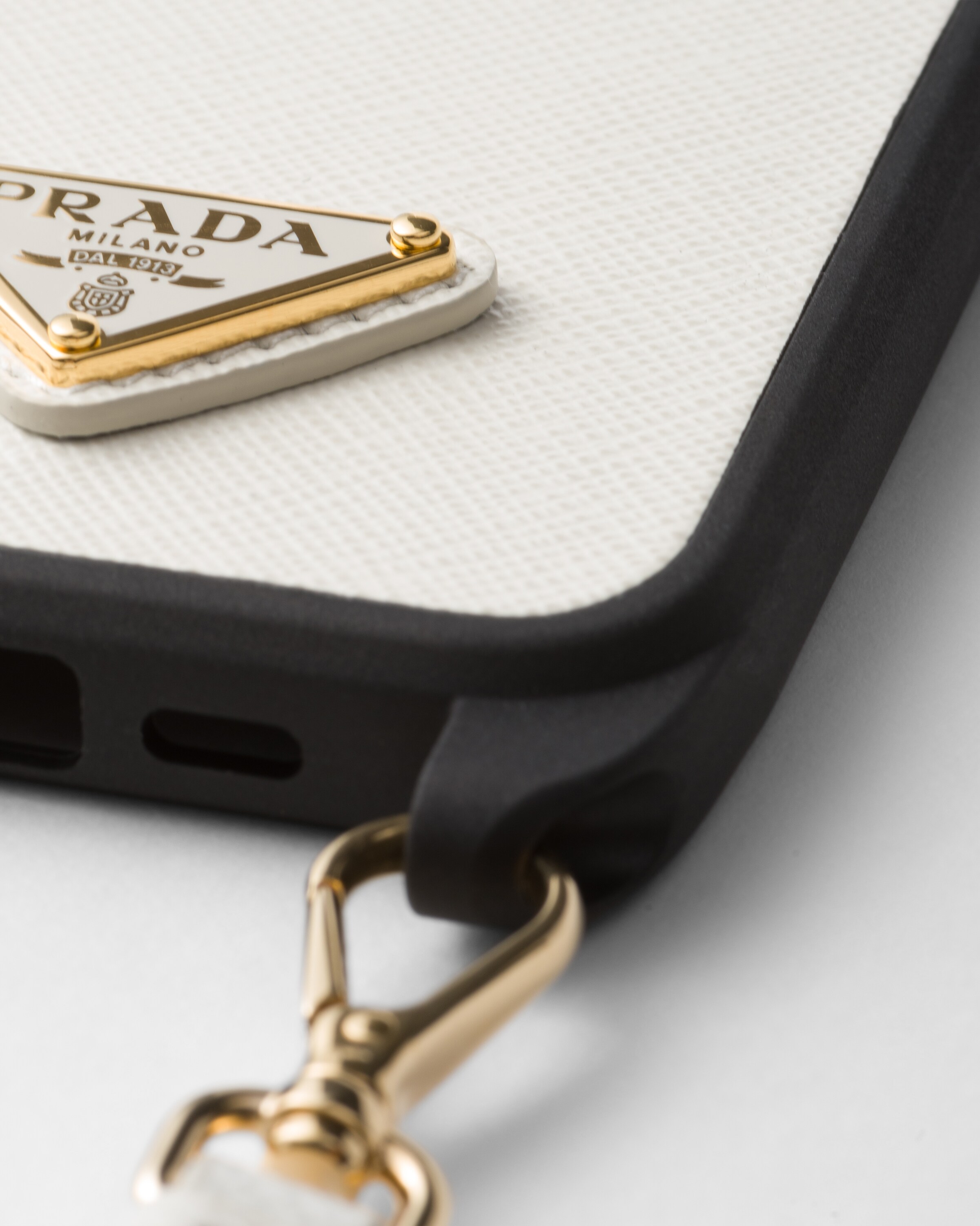 ホワイト サフィアーノレザー Iphone 15 Pro用カバー | PRADA ホワイト サフィアーノレザー Iphone 15 Pro用カバー | PRADA