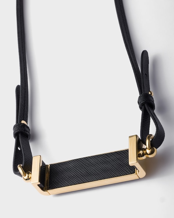 メタル サフィアーノレザー スマートフォンケース - ブラック メタル サフィアーノレザー スマートフォンケース - ブラック