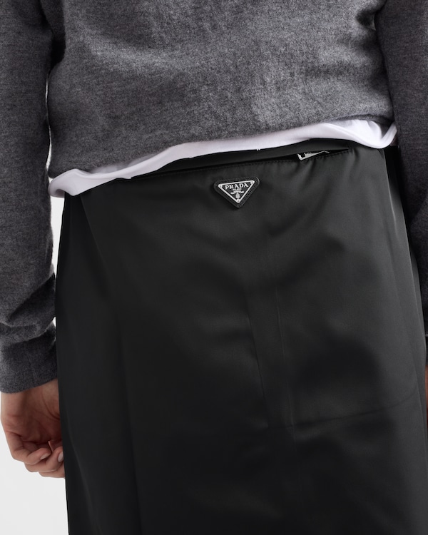 리나일론 스커트 - 블랙 리나일론 스커트 - 블랙