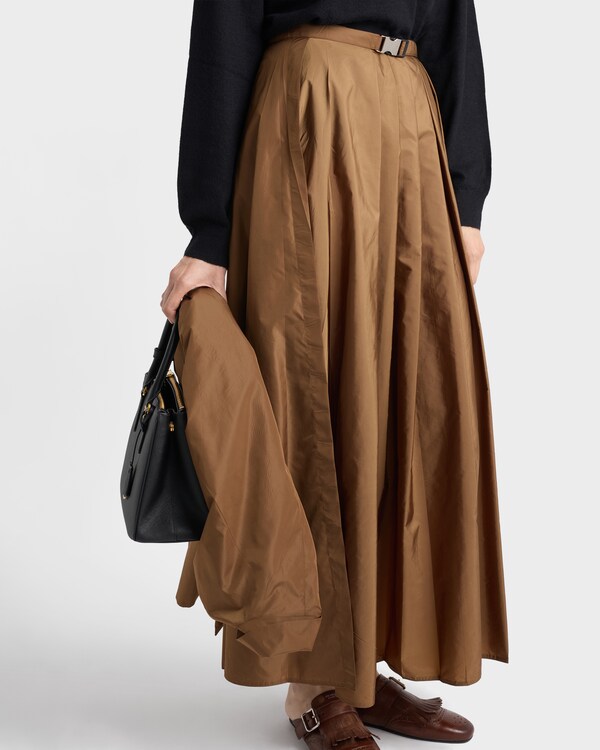 تنورة بكسرات من قماش رينايلون الخفيف - تبغي تنورة بكسرات من قماش رينايلون الخفيف - تبغي