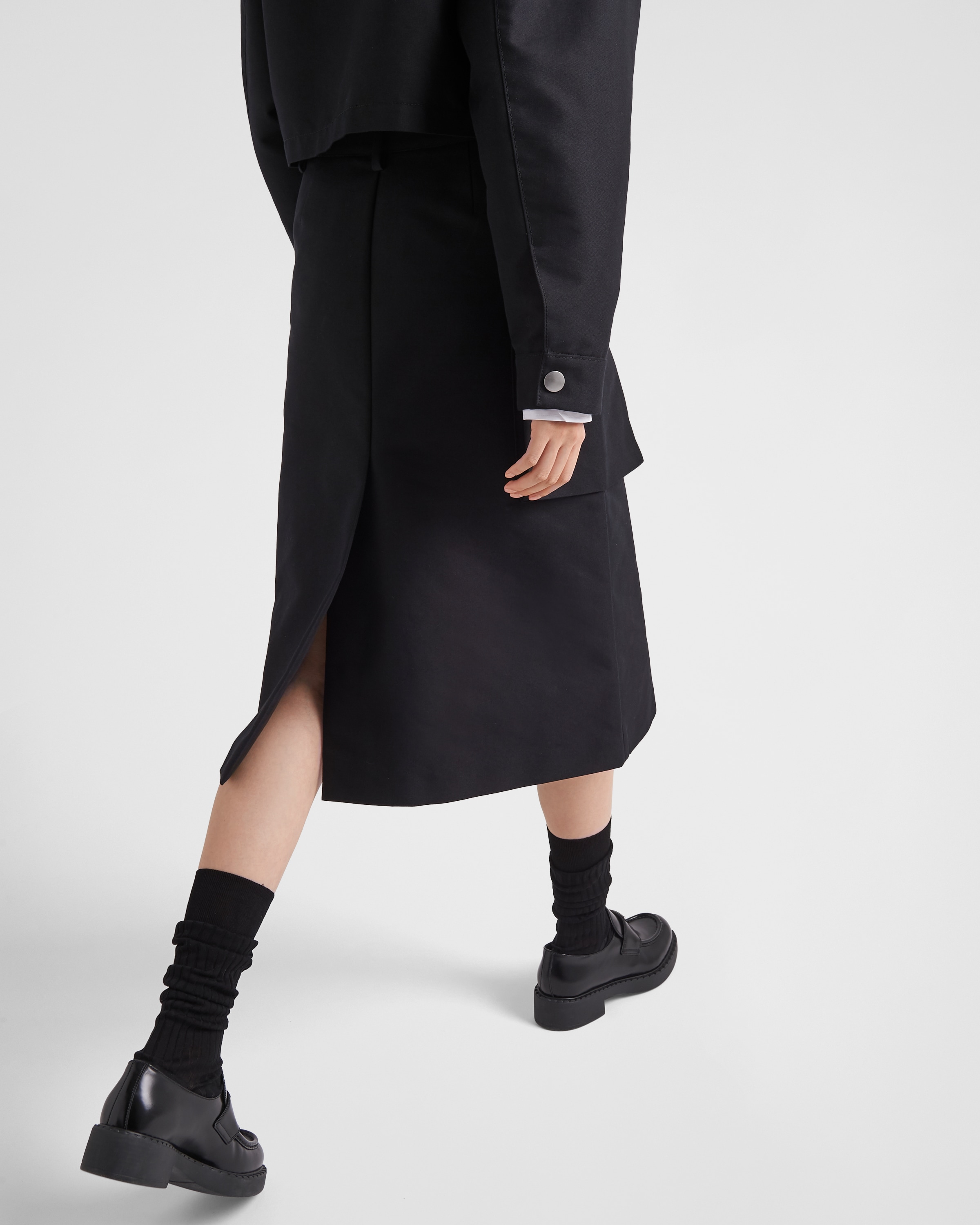 開店記念セール PRADA プラダ スカート 21H940 11HJ レディース テクニカルキャンバス プリーツ トライアングルロゴ スリット 膝丈  F0002 NERO